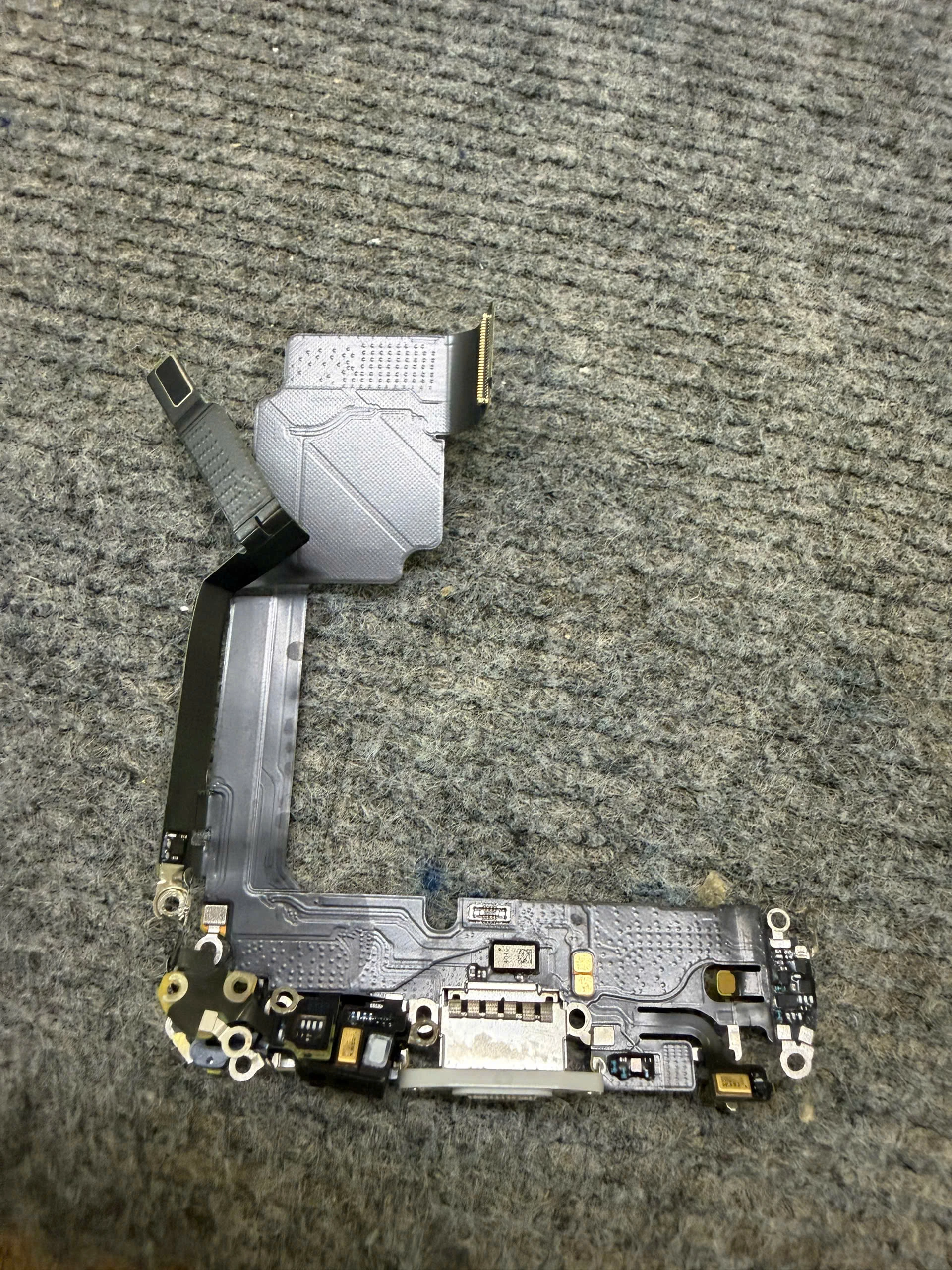 Chân Sạc (Đôi Sạc) iPhone 15 Pro Max (Model A2849, A3105, A3106, A3107, A3108)